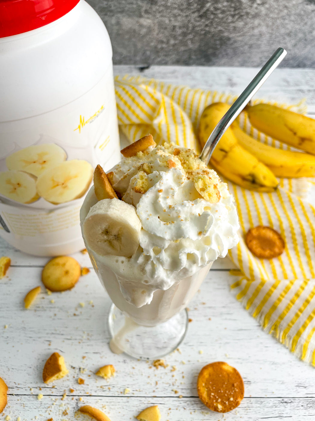 BANANA CREME PROTEIN MILKSHAKE